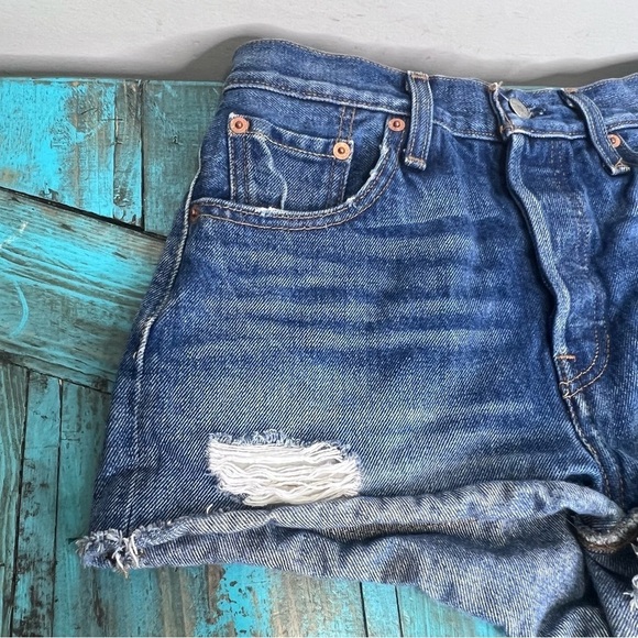 Levi’s 501 Denim Cut off High Rise Jean Shorts Button Fly Raw Hem Size 25 - Picture 3 of 13